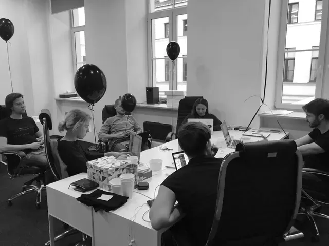 A workday at the Cindicator office